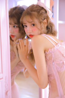 短裙真空公车H校花